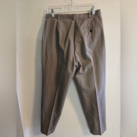 Womens Beige Dockers Chino Pants - Picture 2 of 4